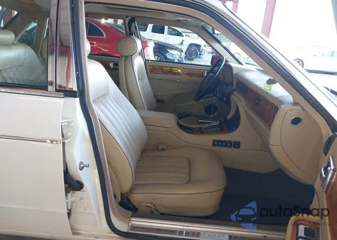 1992 Jaguar Xj6 Vanden Plas z USA, uszkodzony, nr VIN SAJKY1740NC665357